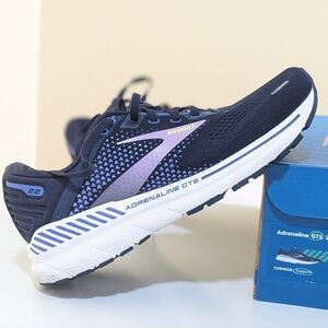 Brooks Adrenaline GTS 22 Running Shoes